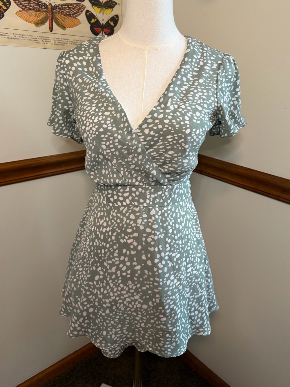 Sage Green & White Wrap-Style Dress Size 1